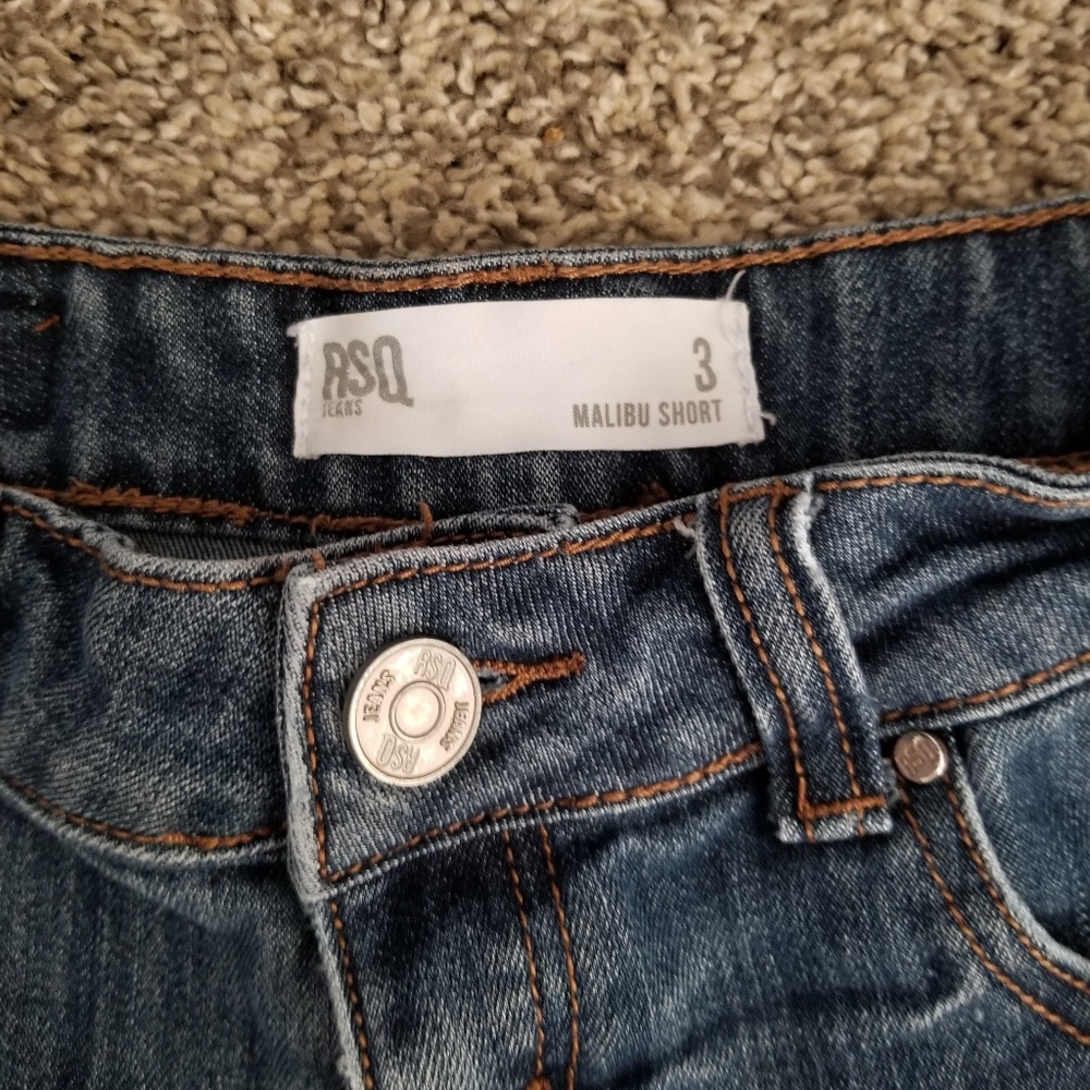 Shorts - Picture 3 of 3